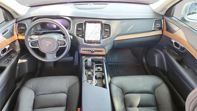 Photo of 2023 Crystal White Metallic Volvo XC90