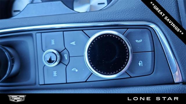 Photo of 2025 Crystal White Tricoat Cadillac XT6
