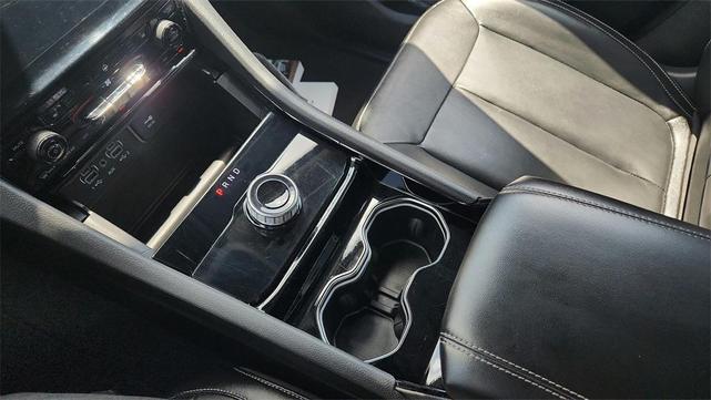 Photo of 2023 Diamond Black Crystal Pearlcoat Jeep Grand Cherokee