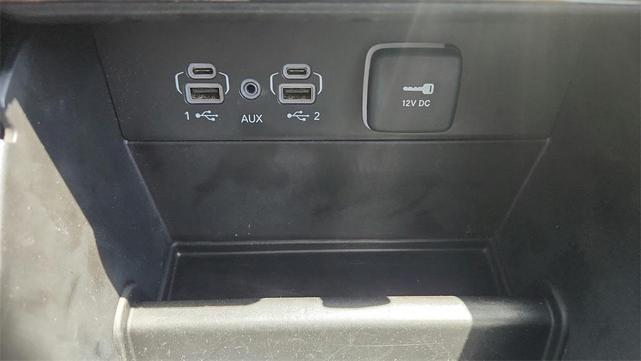 Photo of 2023 Diamond Black Crystal Pearlcoat Jeep Grand Cherokee