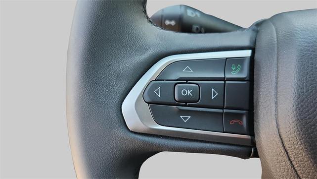 Photo of 2023 Diamond Black Crystal Pearlcoat Jeep Compass