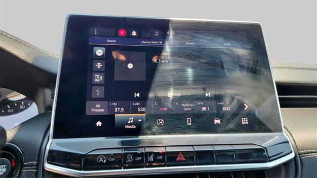 Photo of 2023 Diamond Black Crystal Pearlcoat Jeep Compass