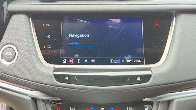 Photo of 2025 Crystal White Tricoat Cadillac XT5