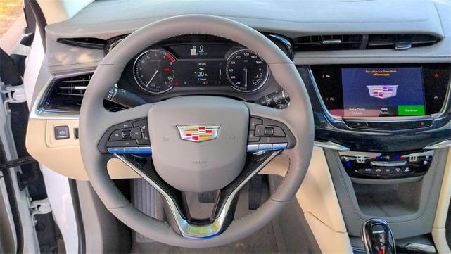 Photo of 2025 Crystal White Tricoat Cadillac XT6