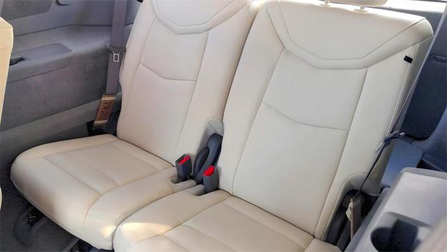 Photo of 2025 Crystal White Tricoat Cadillac XT6