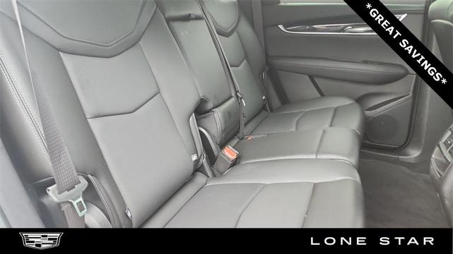 Photo of 2022 Crystal White Tricoat Cadillac XT5