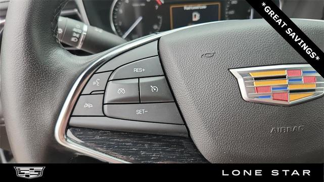 Photo of 2022 Crystal White Tricoat Cadillac XT5