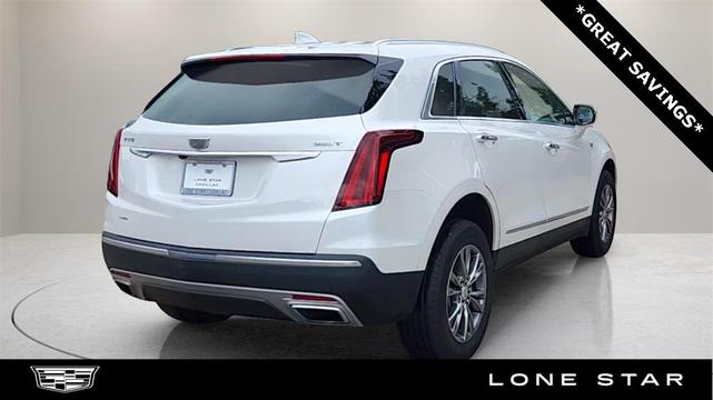 Photo of 2022 Crystal White Tricoat Cadillac XT5