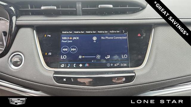 Photo of 2022 Crystal White Tricoat Cadillac XT5