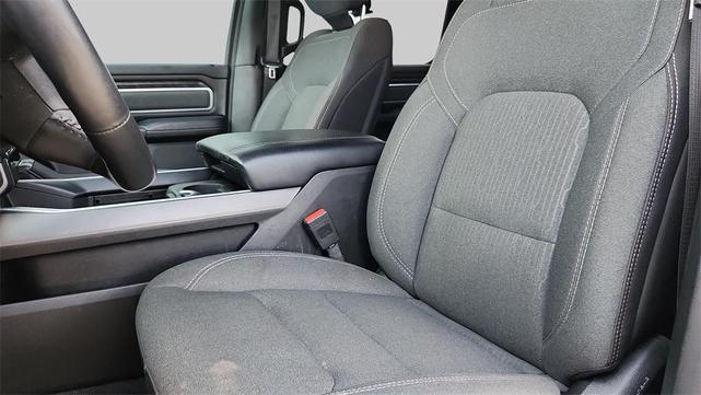 Photo of 2023 Diamond Black Crystal Pearlcoat RAM 1500