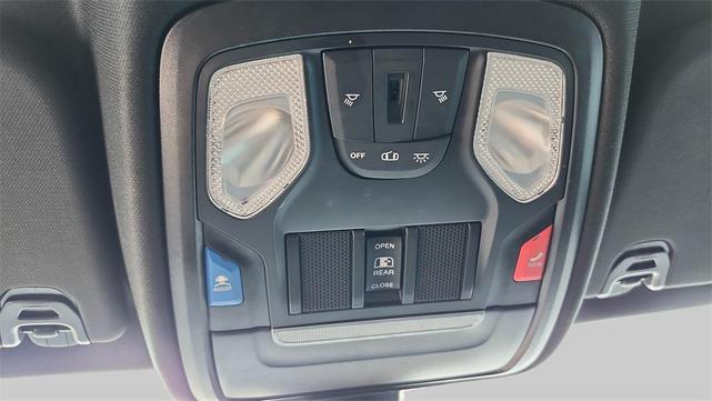 Photo of 2023 Diamond Black Crystal Pearlcoat RAM 1500