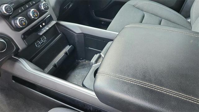 Photo of 2023 Diamond Black Crystal Pearlcoat RAM 1500
