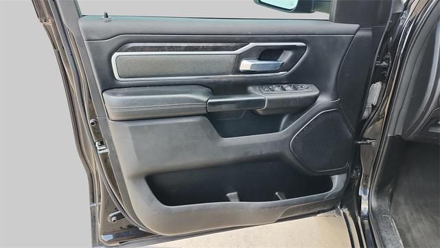 Photo of 2023 Diamond Black Crystal Pearlcoat RAM 1500