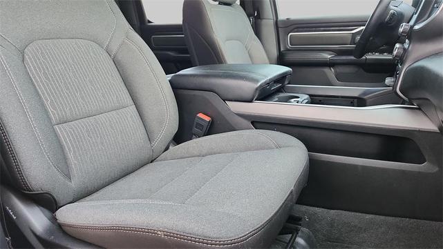 Photo of 2023 Diamond Black Crystal Pearlcoat RAM 1500
