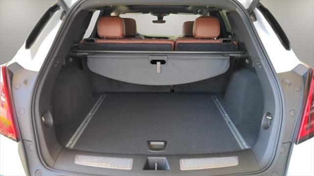 Photo of 2025 Crystal White Tricoat Cadillac XT5
