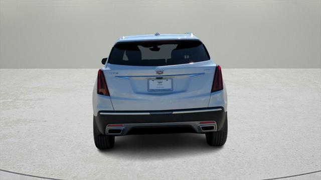 Photo of 2025 Crystal White Tricoat Cadillac XT5