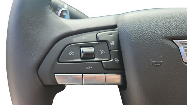 Photo of 2025 Stellar Black Metallic Cadillac XT6