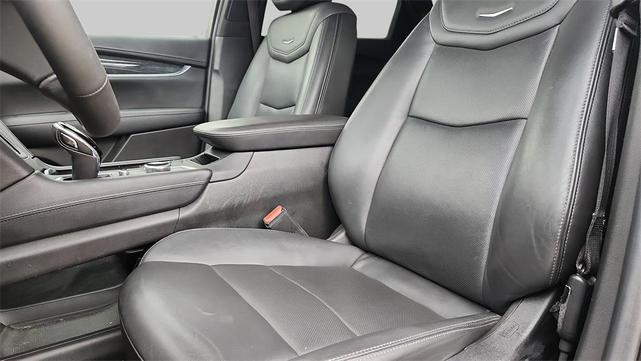 Photo of 2022 Stellar Black Metallic Cadillac XT5