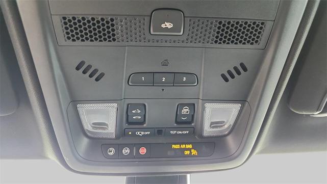 Photo of 2022 Stellar Black Metallic Cadillac XT5