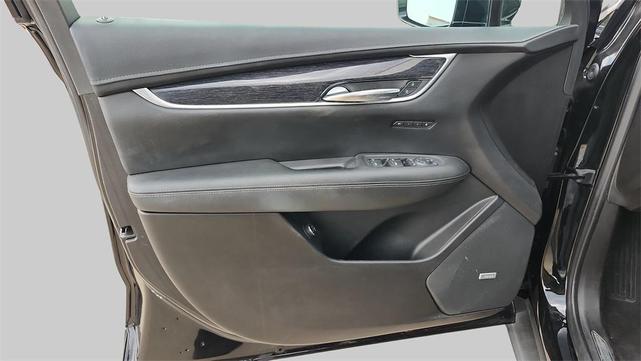 Photo of 2022 Stellar Black Metallic Cadillac XT5