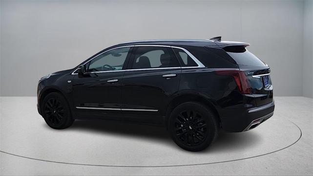 Photo of 2022 Stellar Black Metallic Cadillac XT5