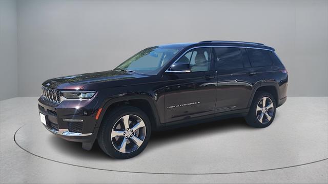 Photo of 2022 Ember Pearlcoat Jeep Grand Cherokee L