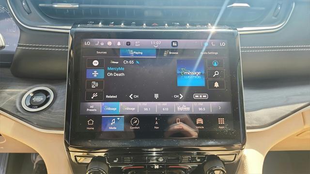 Photo of 2022 Ember Pearlcoat Jeep Grand Cherokee L