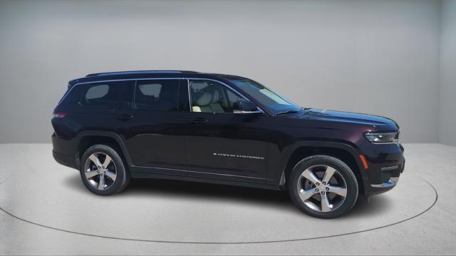 Photo of 2022 Ember Pearlcoat Jeep Grand Cherokee L