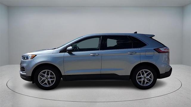 Photo of 2024 Iconic Silver Metallic Ford Edge