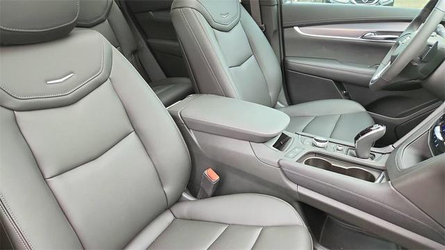 Photo of 2025 Argent Silver Metallic Cadillac XT6