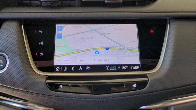 Photo of 2025 Crystal White Tricoat Cadillac XT5