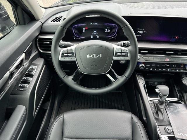 Photo of 2025 Ebony Black Kia Telluride