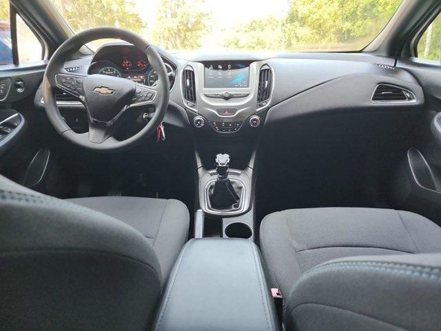 Photo of 2017 Kinetic Blue Chevrolet Cruze