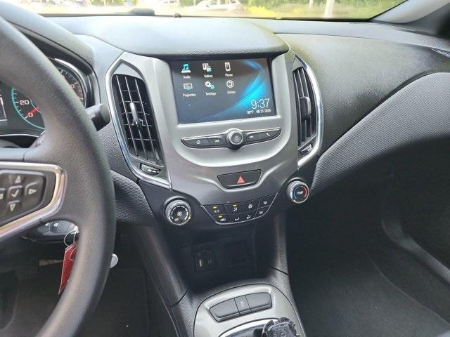 Photo of 2017 Kinetic Blue Chevrolet Cruze