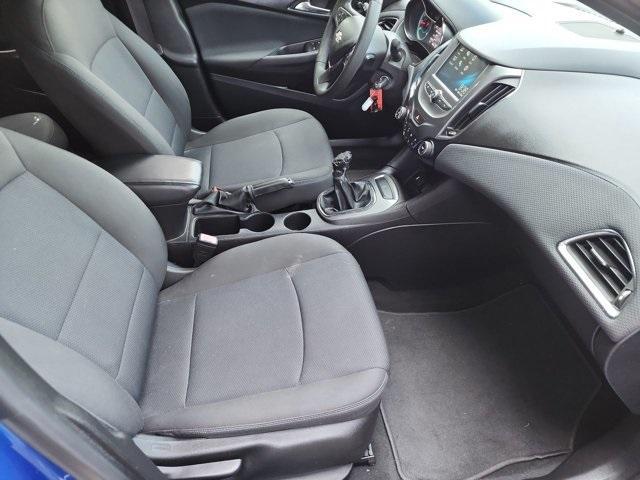 Photo of 2017 Kinetic Blue Chevrolet Cruze
