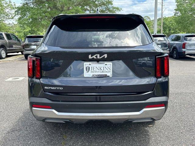 Photo of 2025 Metal Kia Sorento