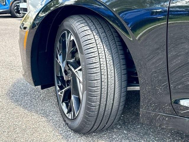 Photo of 2025 Aurora Black Pearl Kia K5