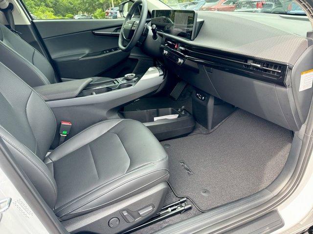 Photo of 2025 Glacier White Pearl Kia EV6