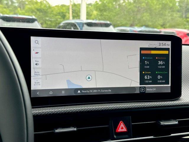 Photo of 2025 Glacier White Pearl Kia EV6