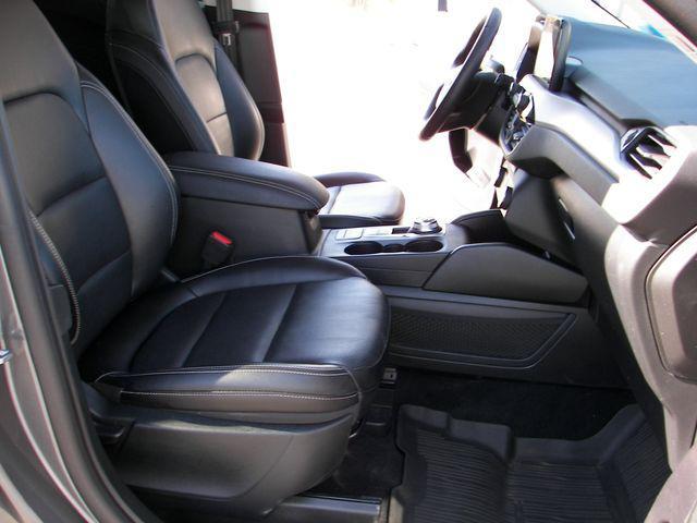 Photo of 2022 Carbonized Gray Metallic Ford Escape