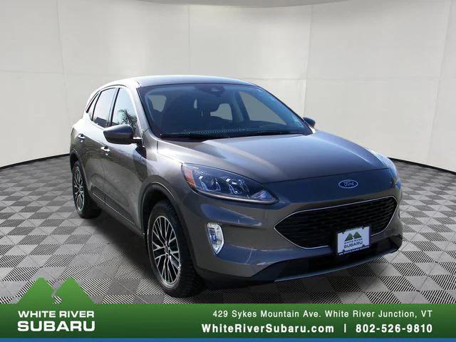 Photo of 2022 Carbonized Gray Metallic Ford Escape