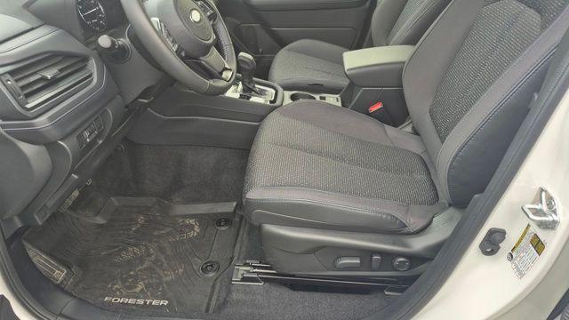 Photo of 2025 Crystal White Pearl Subaru Forester