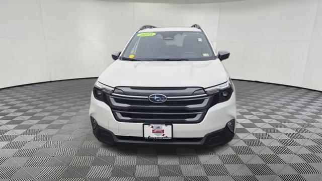 Photo of 2025 Crystal White Pearl Subaru Forester