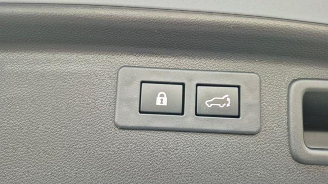 Photo of 2025 Ice Silver Subaru Forester