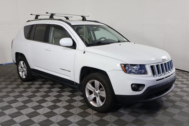 Photo of 2014 Bright White Clearcoat Jeep Compass