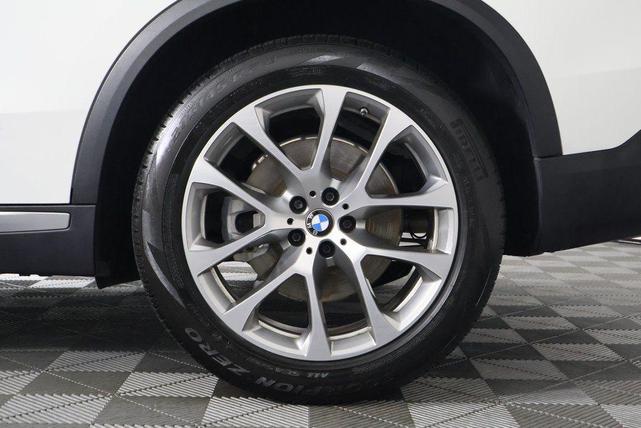 Photo of 2020 Alpine White BMW X5
