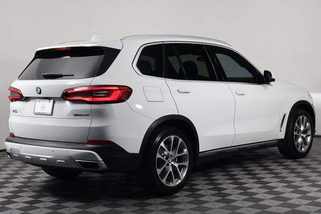 Photo of 2020 Alpine White BMW X5