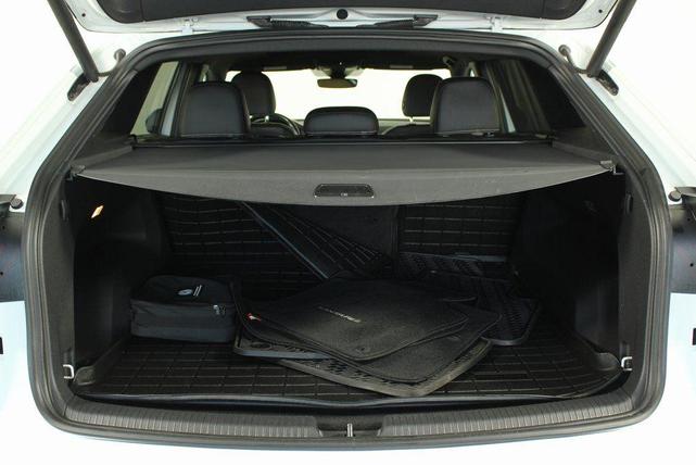 Photo of 2021 Pure White Volkswagen Atlas Cross Sport