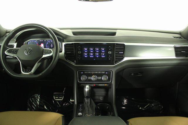 Photo of 2021 Pure White Volkswagen Atlas Cross Sport