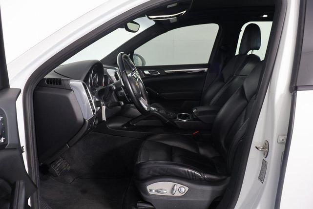 Photo of 2018 White Porsche Cayenne
